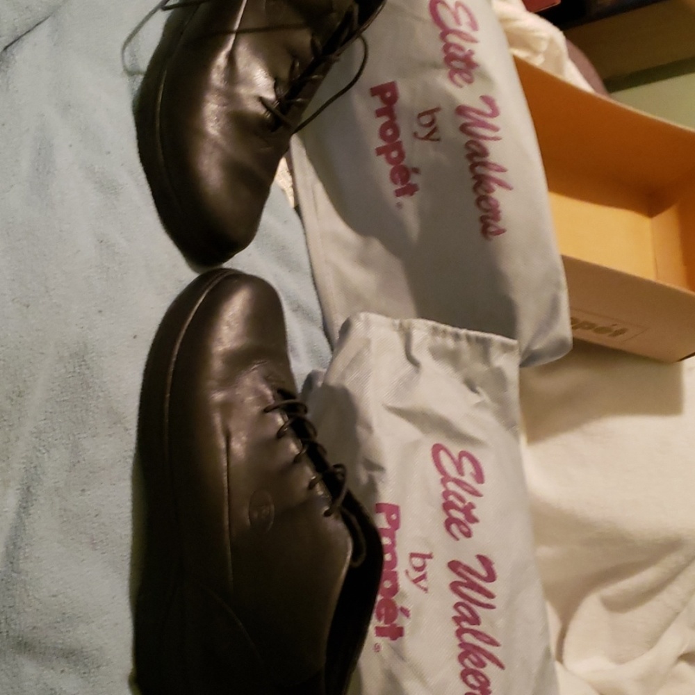 Boots - Picture 7 of 8